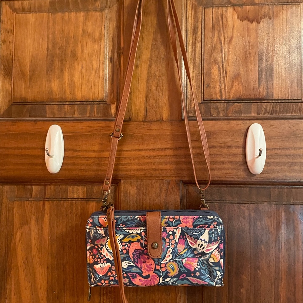 SAKROOTS LARGE SMARTPHONE CROSSBODY